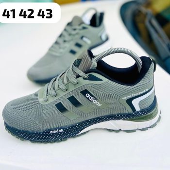 Chaussures paire basket sportive