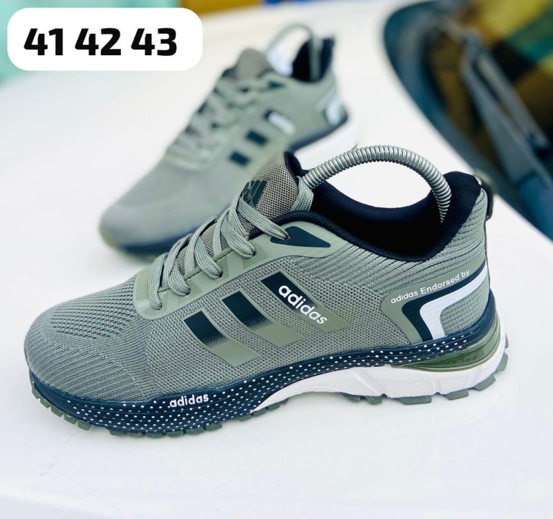 Chaussures paire basket sportive